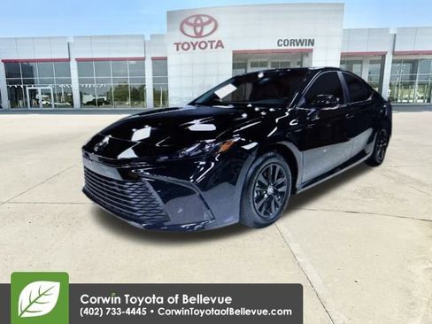 Used 2025 Toyota Camry LE image 5