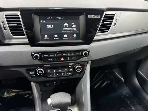 Used 2018 Kia Niro FE FWD image 16