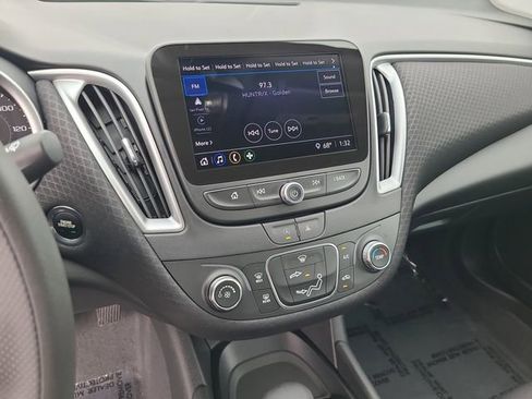 Used 2024 Chevrolet Malibu LS image 28