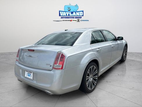 Used 2012 Chrysler 300 S w/ Luxury Group image 5