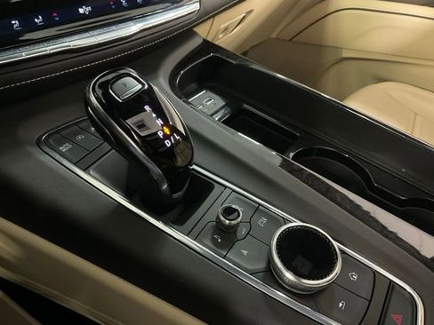 Certified 2023 Cadillac Escalade Premium Luxury w/ Performance Package image 20