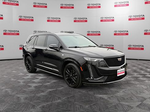 Used 2021 Cadillac XT6 Sport AWD/4WD image 3