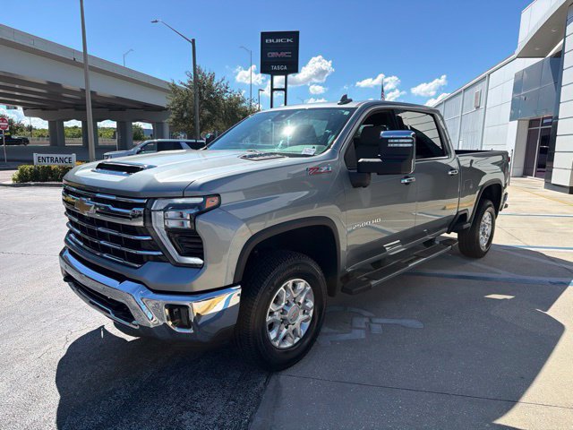Used 2024 Chevrolet Silverado 2500 LTZ w/ LTZ Convenience Package AWD/4WD image 3