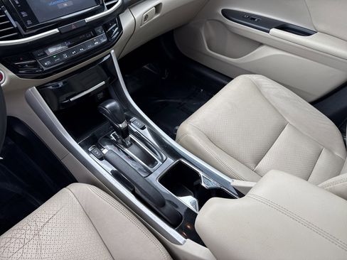 Used 2016 Honda Accord EX-L image 26