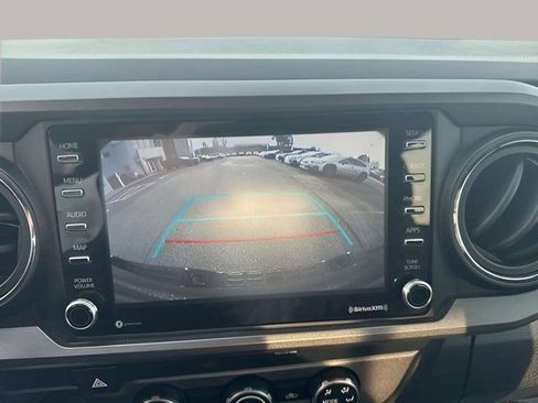 Used 2020 Toyota Tacoma TRD Off-Road w/ Technology Package image 6