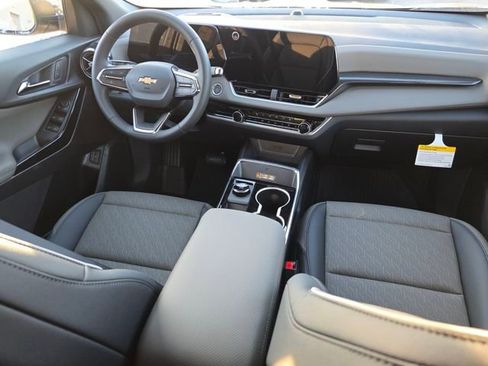 New 2026 Chevrolet Equinox LT w/ Convenience Package II image 17