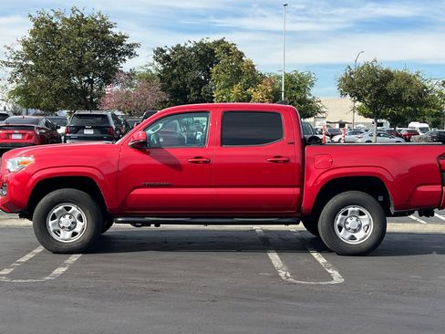Used 2022 Toyota Tacoma SR image 7