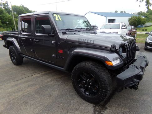 Used 2021 Jeep Gladiator Sport image 1
