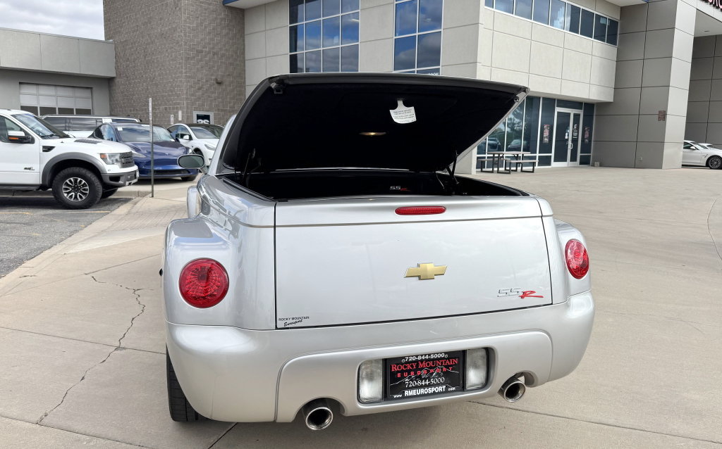 Used 2004 Chevrolet SSR w/ Preferred Equipment Group RWD image 10