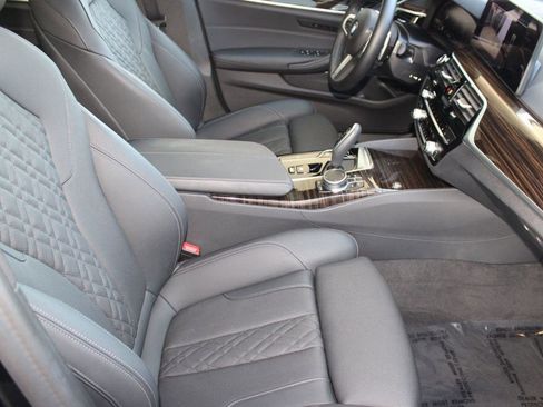 Used 2023 BMW 540i w/ M Sport Package image 34