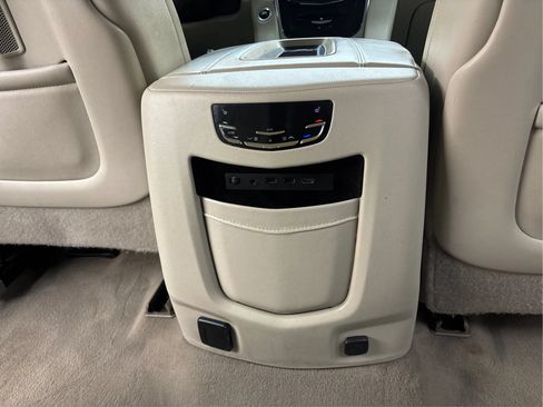 Used 2017 Cadillac Escalade Premium Luxury AWD/4WD image 27