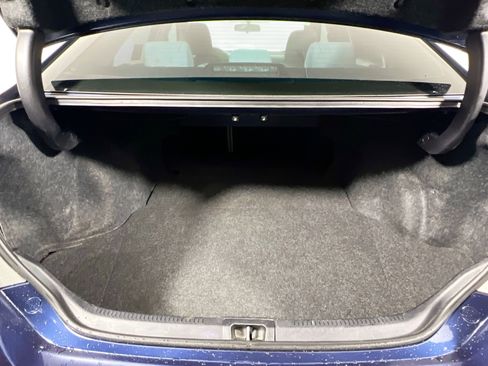 Used 2015 Toyota Camry LE image 33