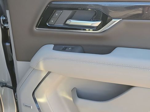 New 2026 GMC Yukon XL Elevation image 49