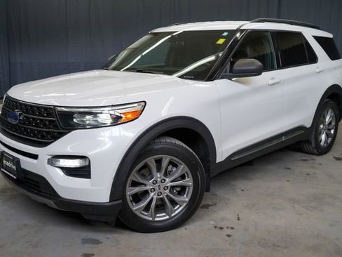 Used 2020 Ford Explorer XLT w/ Equipment Group 202A AWD/4WD image 1