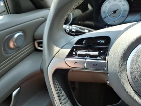 Used 2023 Hyundai Elantra SEL w/ Convenience Package FWD image 15