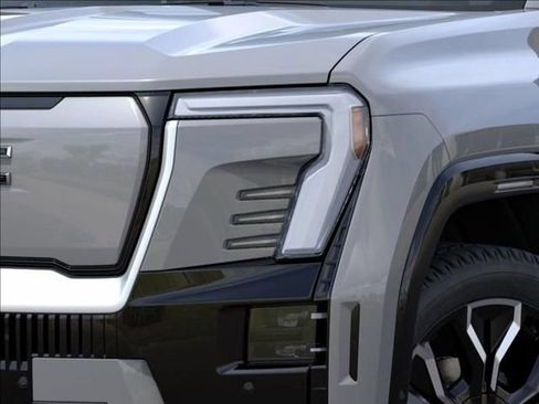 New 2025 GMC Sierra EV Denali AWD/4WD image 12