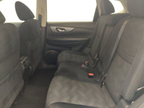 Used 2015 Nissan Rogue SV FWD image 18