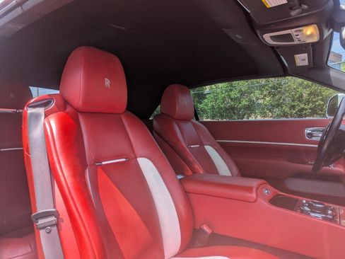 Used 2018 Rolls-Royce Dawn RWD image 48