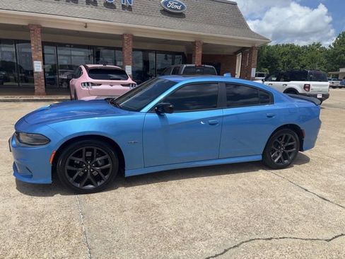 Used 2019 Dodge Charger R/T w/ Blacktop Package RWD image 1