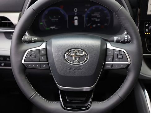 New 2026 Toyota Highlander Limited AWD/4WD image 32