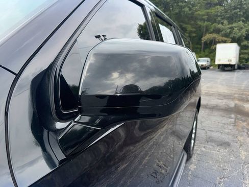 Used 2024 Chevrolet Suburban LT RWD image 11
