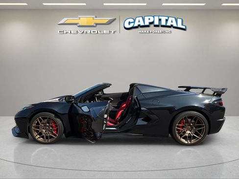 Used 2024 Chevrolet Corvette Stingray Premium Conv w/ Z51 Performance Package RWD image 4