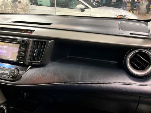 Used 2018 Toyota RAV4 XLE image 17