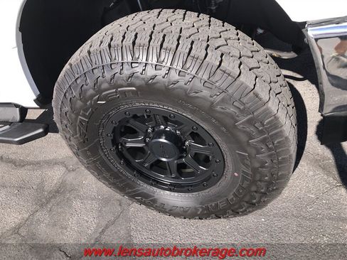 Used 2017 Ford F250 XLT w/ XLT Value Package AWD/4WD image 2