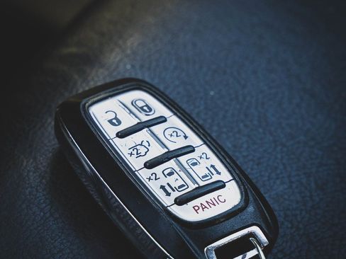 Used 2019 Chrysler Pacifica Touring-L Plus w/ Advanced Safetytec Group image 7