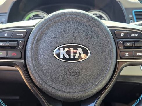 Used 2018 Kia Niro EX image 23