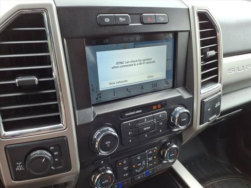 Used 2018 Ford F250 Lariat w/ Lariat Ultimate Package AWD/4WD image 31