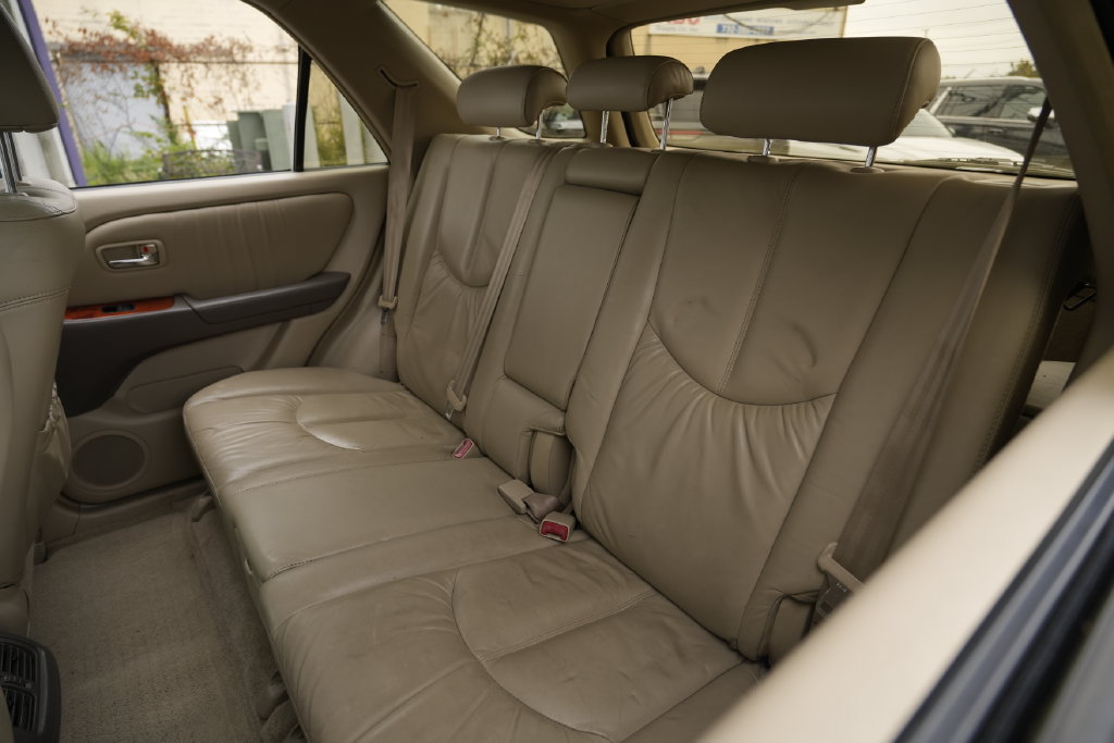 Used 2002 Lexus RX 300 4WD w/ Premium Pkg Plus image 23
