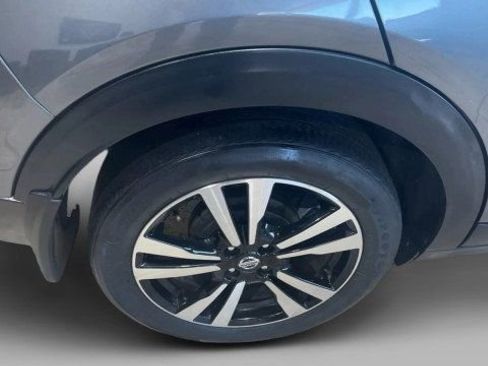 Used 2020 Nissan Kicks SR w/ SR Premium Package FWD image 5