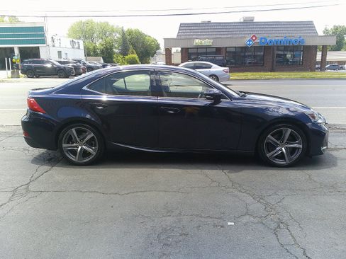 Used 2018 Lexus IS 300 AWD w/ Comfort Package image 6