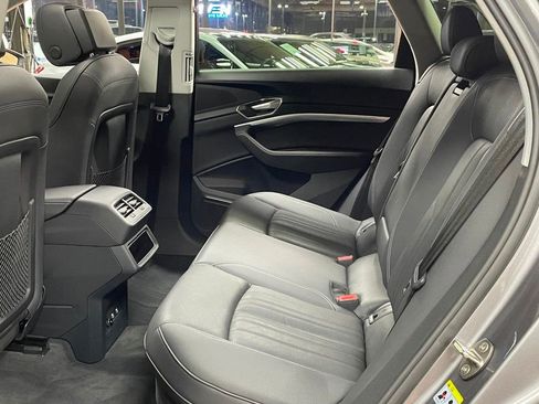 Used 2021 Audi e-tron Premium Plus w/ Premium Plus Package image 21