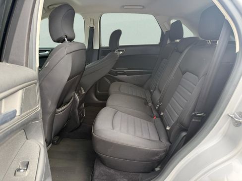 Used 2015 Ford Edge SE image 28