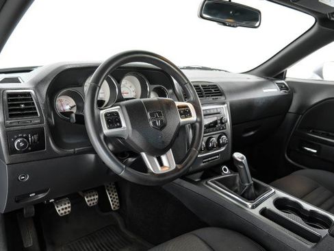 Used 2013 Dodge Challenger R/T RWD image 11