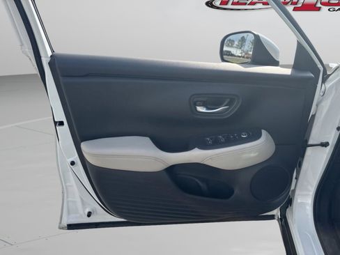 Used 2023 Honda HR-V EX-L image 28