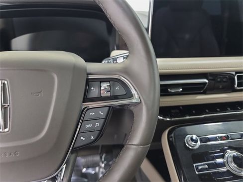 Used 2023 Lincoln Nautilus Reserve w/ Equipment Group 202A image 15