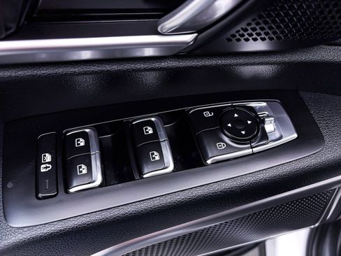 Certified 2025 Kia Telluride LX image 17