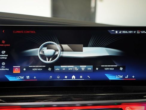 Used 2026 BMW 740i w/ Premium Package RWD image 18