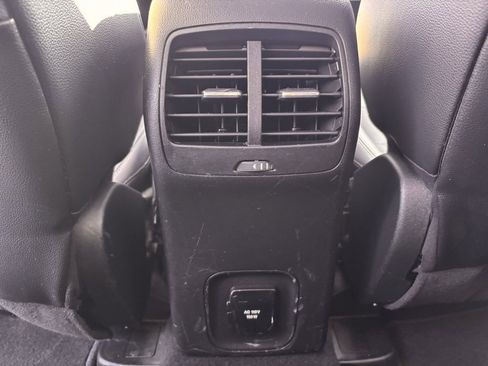 Used 2020 Ford Escape Titanium image 20