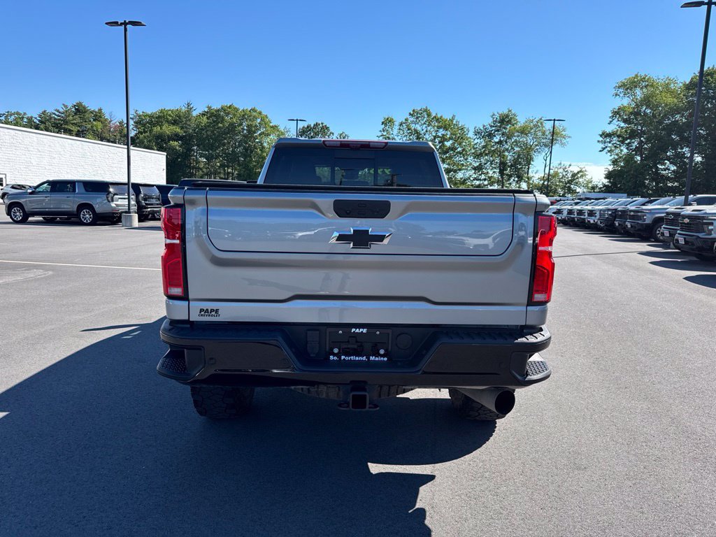 Used 2024 Chevrolet Silverado 2500 ZR2 w/ Technology Package AWD/4WD image 5