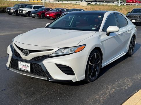 Certified 2020 Toyota Camry XSE FWD image 9