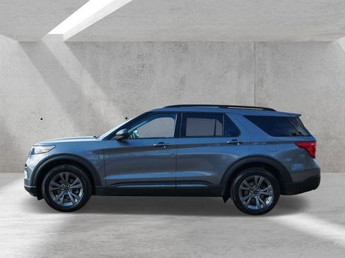 Certified 2021 Ford Explorer XLT w/ Equipment Group 202A image 5