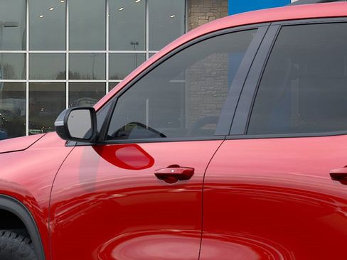 New 2026 Chevrolet Traverse Z71 w/ Driver Confidence Package image 12