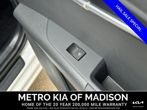 Used 2025 Kia Niro EX FWD image 38