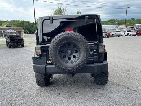 Used 2015 Jeep Wrangler Unlimited Sahara AWD/4WD image 6