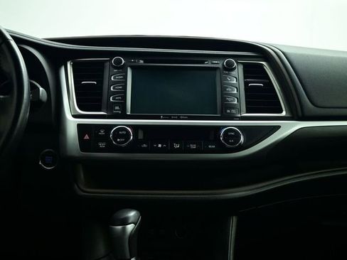 Used 2018 Toyota Highlander Limited image 38