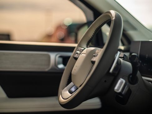 Used 2025 Hyundai Santa Fe Calligraphy w/ Tow & Go Package image 37